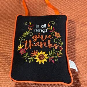 In all Things GIve Thanks Door Hanger Decoration